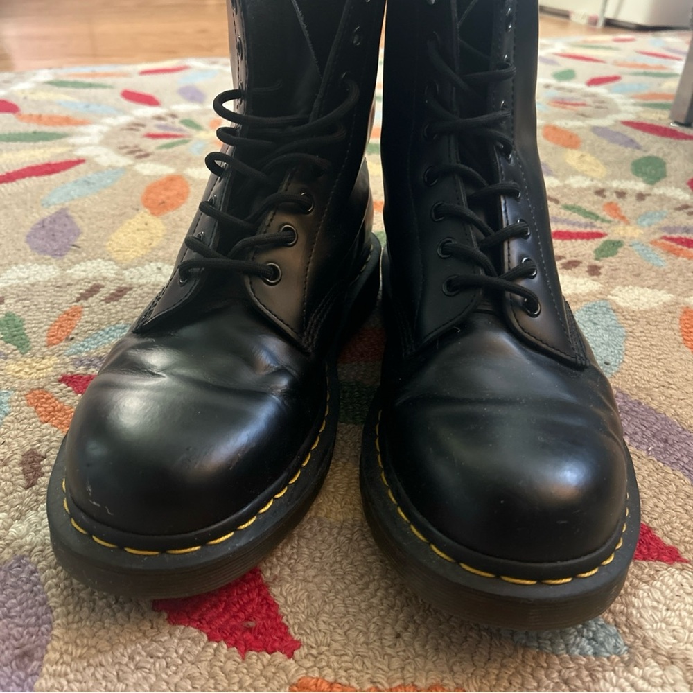 Doc Martens Black Air Wair Classic 8-hole Boots